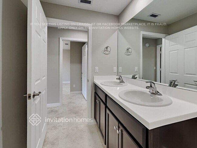 Building Photo - 306 Buzby St SE