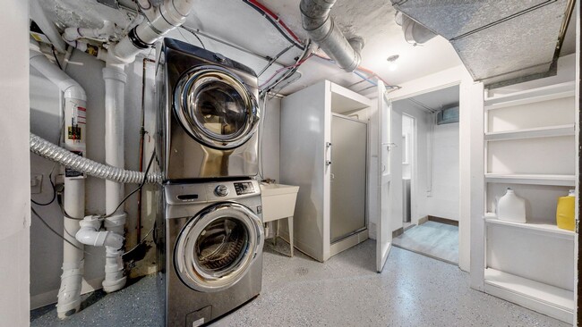 Building Photo - Lovely 3 bed/2 bath home w/2 car garage