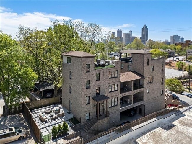 Building Photo - 631 Boulevard NE
