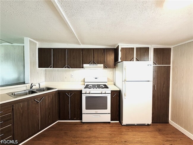 Building Photo - 139 Gaslight Ave