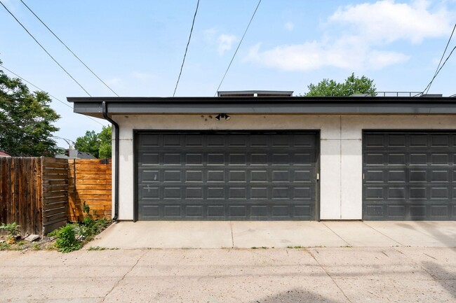 Building Photo - Luxury 4BD, 5BA Duplex in LoHi with Covered Rooftop Deck