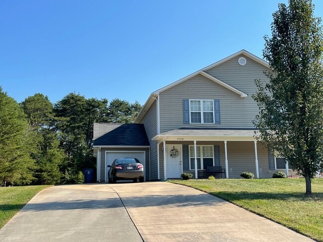 Primary Photo - Three Bedroom Townhouse in Sherrills Ford