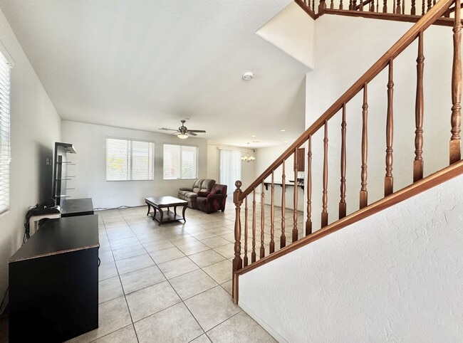 Building Photo - 10037 White Mulberry Dr