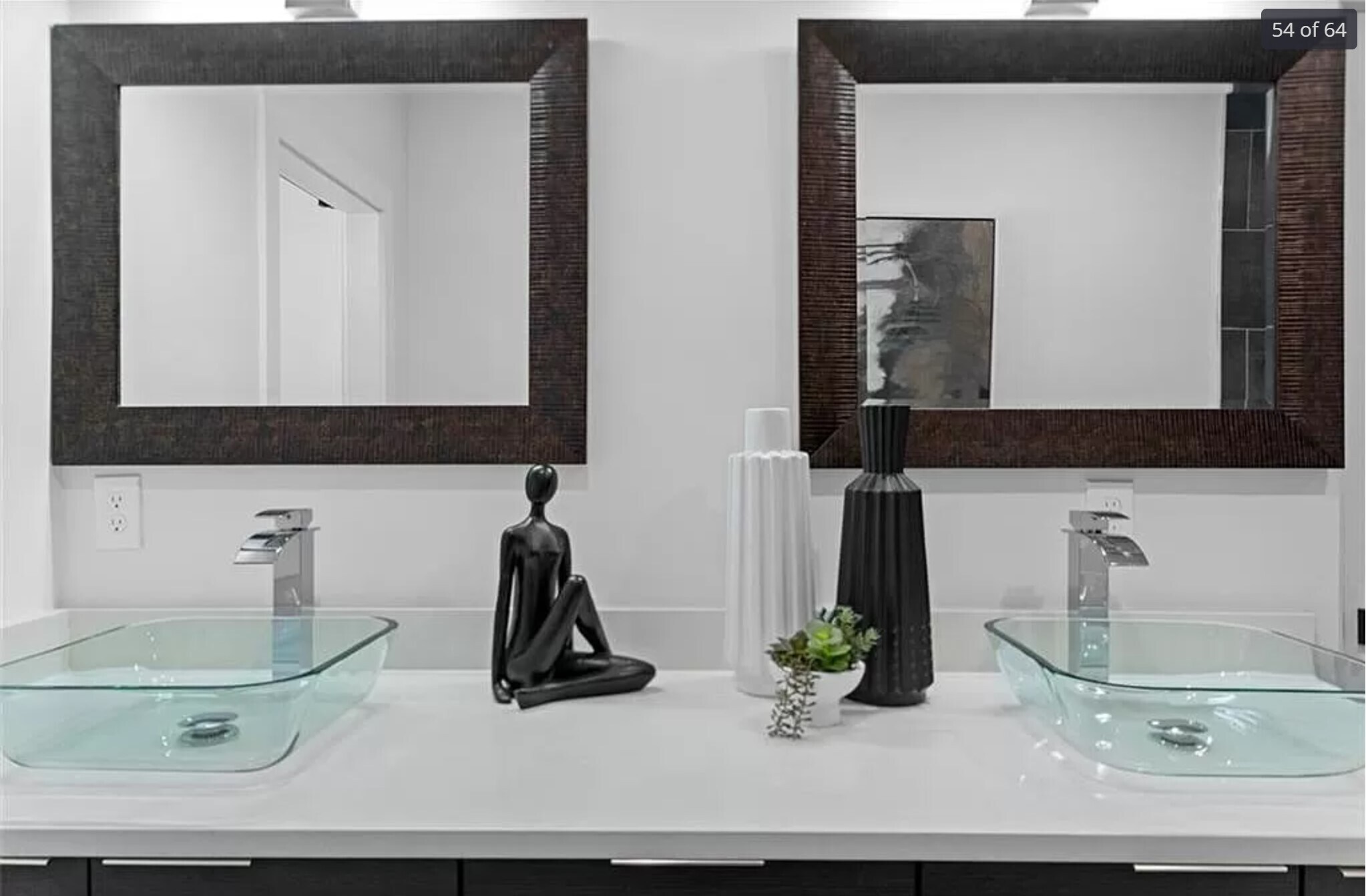 Full Bathroom Double Vanity - 569 Middle St SW