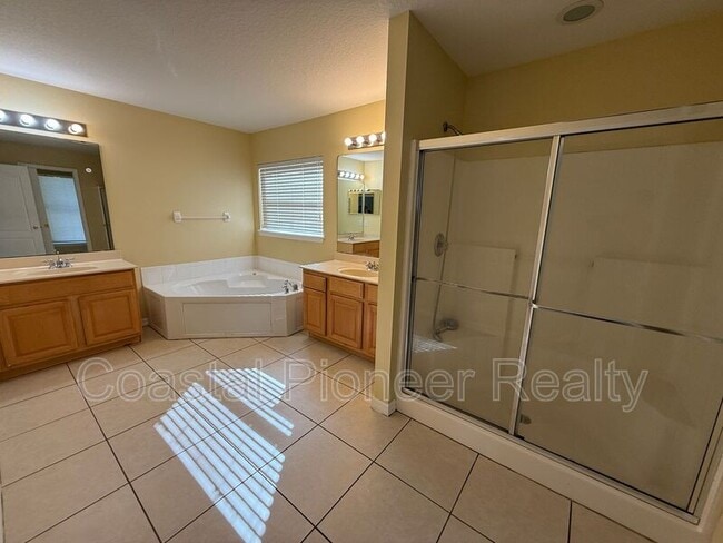 Building Photo - 5320 Lorilawn Dr