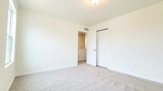 Building Photo - 1929 Blue Stem Ct