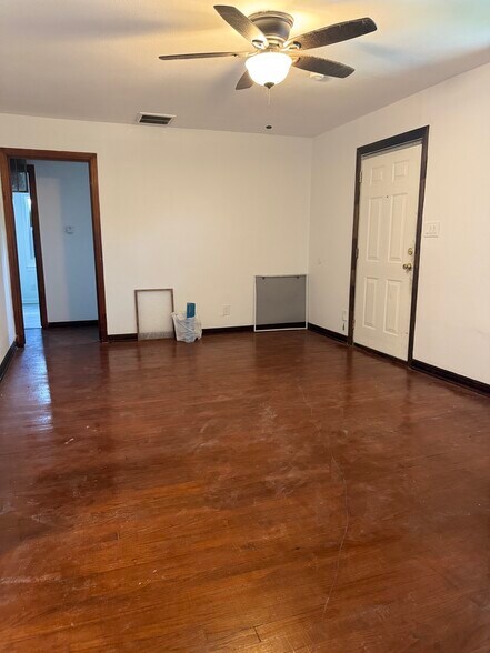 Building Photo - 6015 Doulton Dr