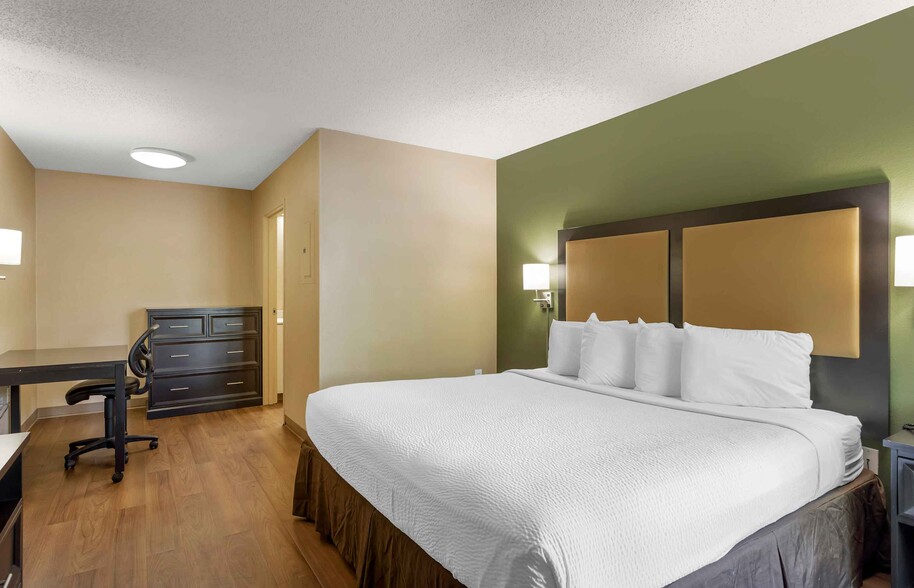 Building Photo - Furnished Studio-San Antonio - Airport