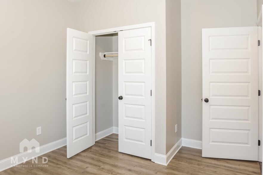 Building Photo - 27571 Carrington Ct