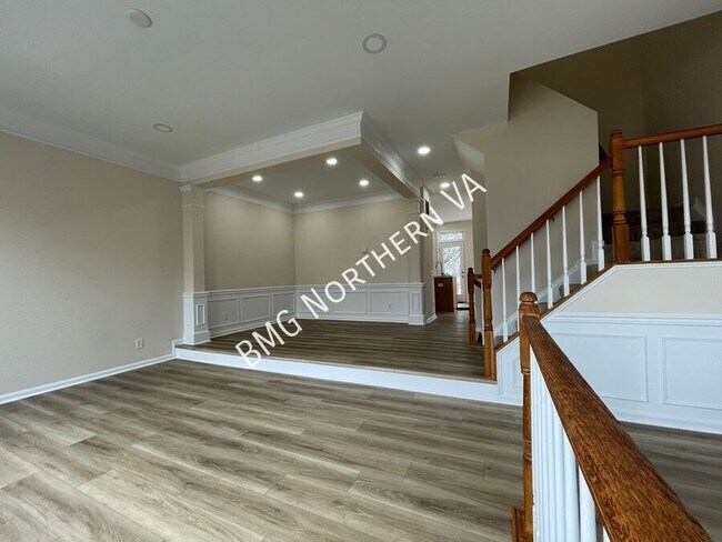 Building Photo - 22525 Maison Carree Square