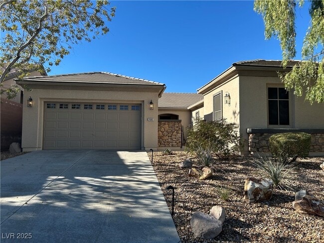 Building Photo - 2685 La Boutique St