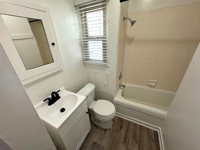 Building Photo - Remodeled Pierpont Beach Studio