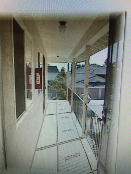 Walkway - 3456 Redwood Ct