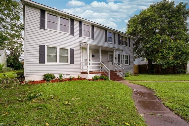 Primary Photo - 327 Settlers Landing Rd