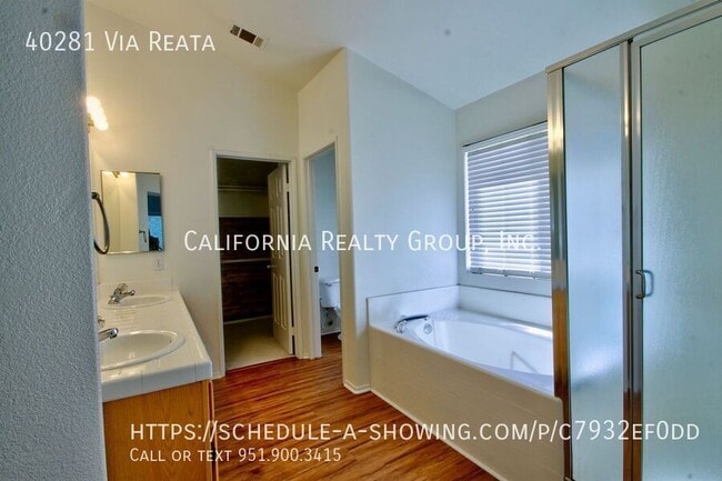 Building Photo - 40281 Vía Reata