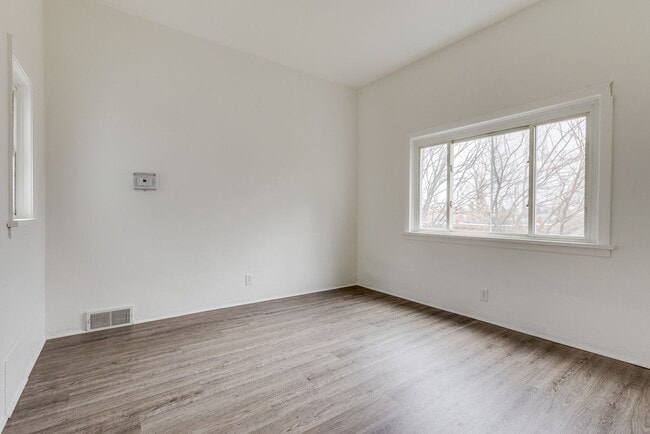 Building Photo - Available APRIL 2026 - Spacious 3 Bedroom Apartment in the Heart of Mt Oliver!