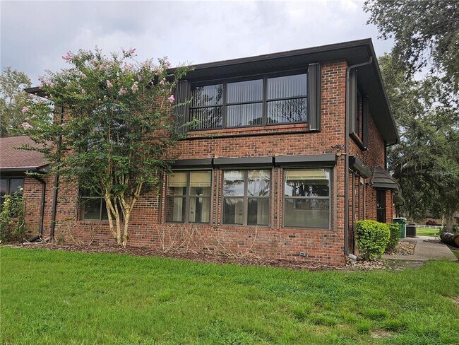 Building Photo - 6539 Brentwood Dr.