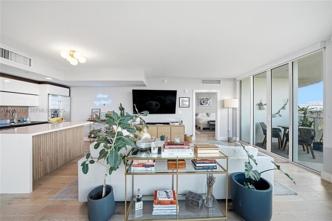 Building Photo - 2155 Washington Ct