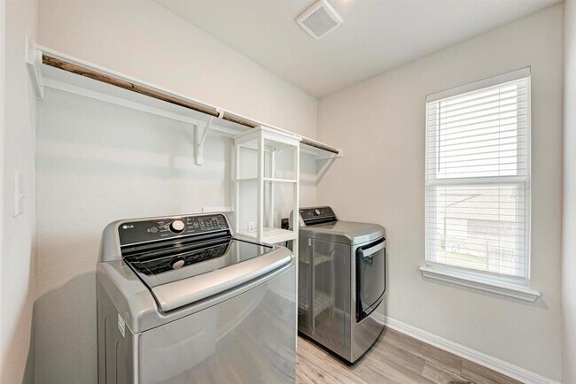 Building Photo - 1021 Lone Peak Wy