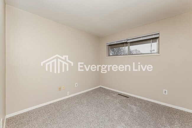 Building Photo - 2521 Rover Ct