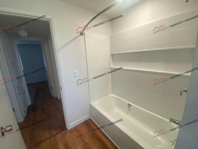 Building Photo - R19B