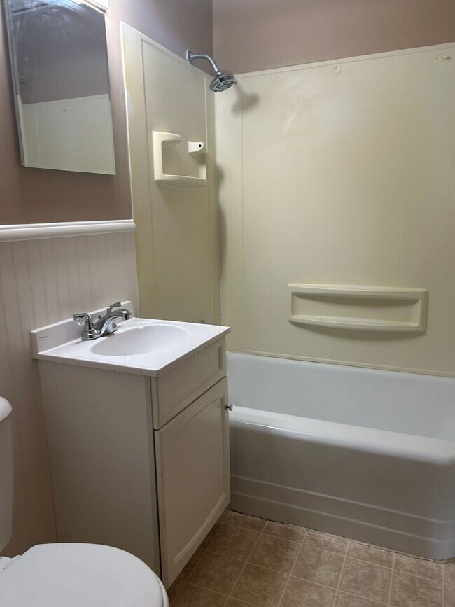 Building Photo - 1 bed 1 bath, 844 square foot home located in West Lafayette