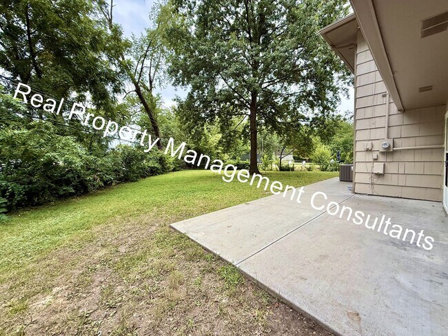 Building Photo - $1000 Rent credit on 4 bed & 2.5 bath Home