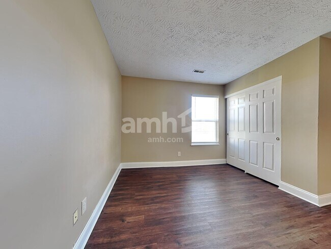 Building Photo - 7184 Franklin Madison Rd