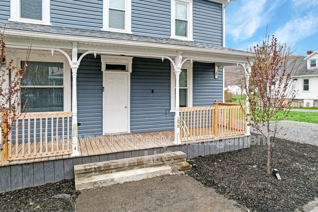 Building Photo - 14208 Temple St
