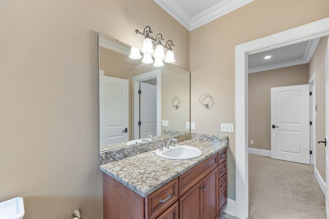 Building Photo - 1836 Ashley Hall Way