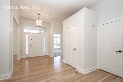 Building Photo - Large 1.5 Story luxury home on 2.5 acres  ...