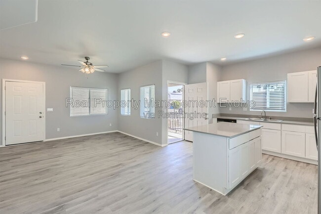 Building Photo - 7010 N 80th Ave