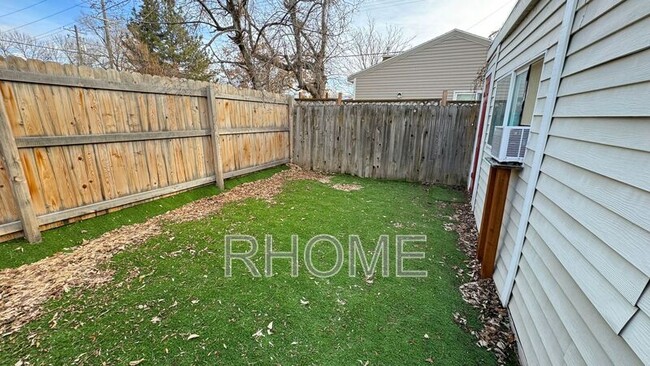 Building Photo - 1054 Wilson Ave S