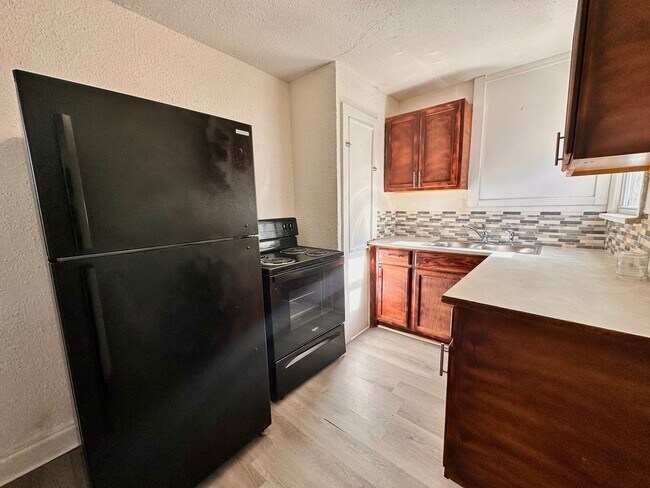 Building Photo - Three bedroom OKC Home - Move in Deposit-Free! (If Qualified)