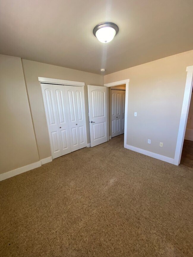 Building Photo - 9993 W Rosecroft Ct