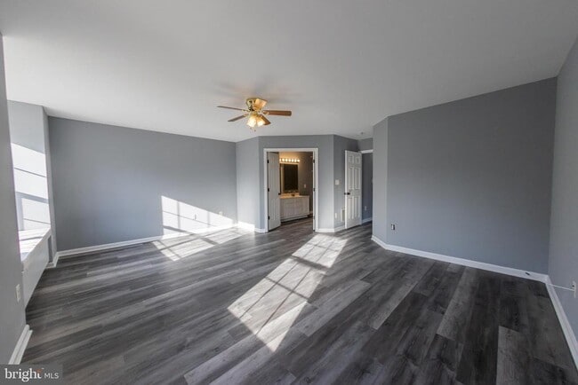 Building Photo - 7685 Duneiden Ln