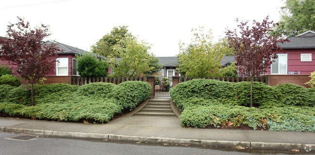Primary Photo - 5302-5312 NE Hoyt St