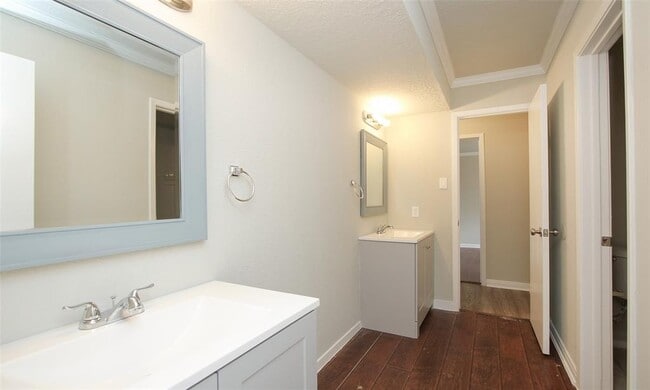 Building Photo - 9426 Chartermoss Cir