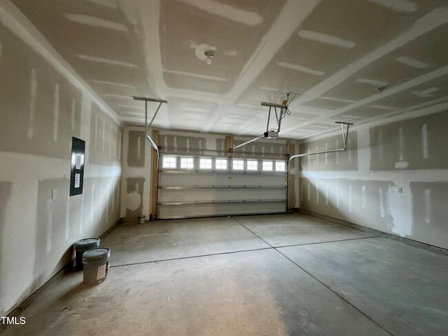 Building Photo - 209 Hickory Plns Rd