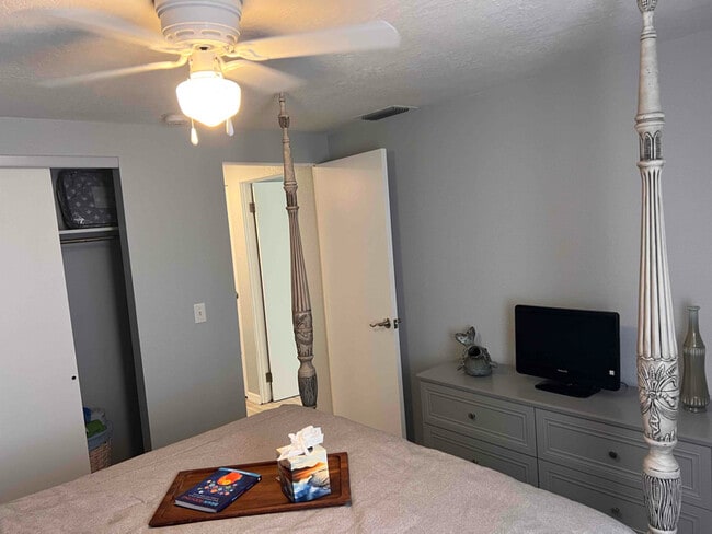 Building Photo - 3823 42nd St