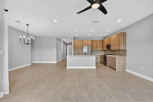 Building Photo - 12719 SW Blue Mangrove Pkwy