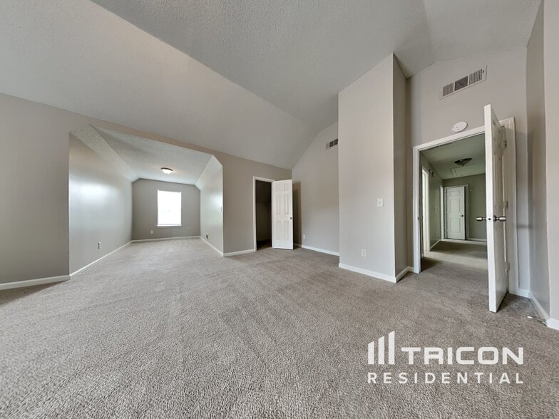 Building Photo - 718 Fletcher Dr