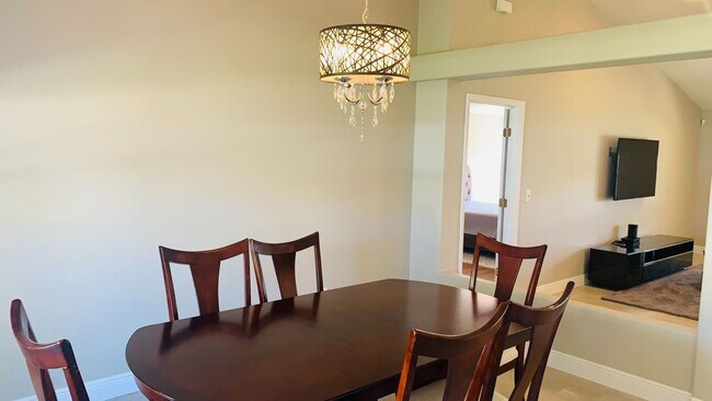Building Photo - Lovely 4/2 in the Gated Lake Fisher Estate...