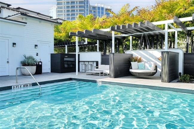 Building Photo - 5351 Bridge St