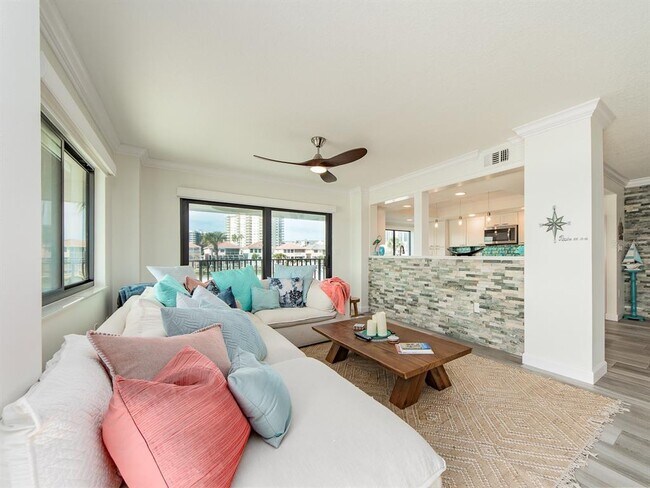 Building Photo - 240 Sand Key Estates Dr