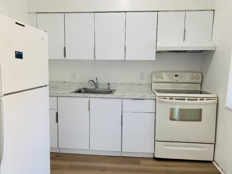 Primary Photo - 691 NE 86th St