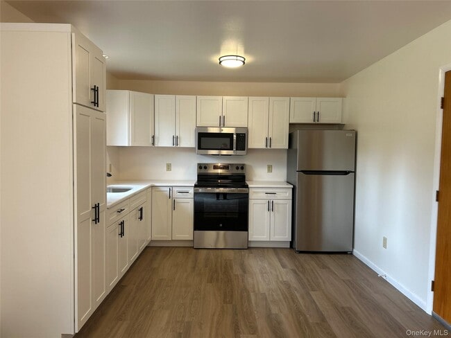 Building Photo - 5 Parkview Ct