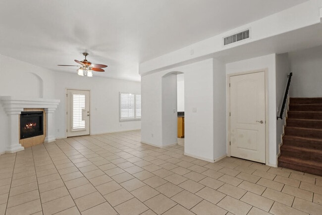 Building Photo - 561 Green Village Ct