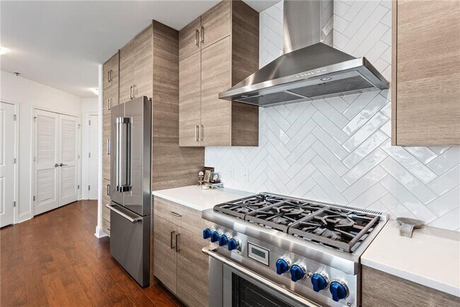 Building Photo - 270 17th St NW