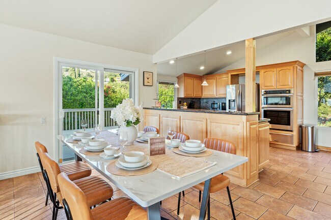 Building Photo - 10961 Limetree Dr